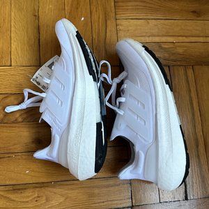 New With Tags ADIDAS ULTRABOOST 1.0 SHOES (Unworn)